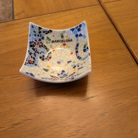 Antoni Gaudi Barcelona Trinket Dish - Picture 2 of 4